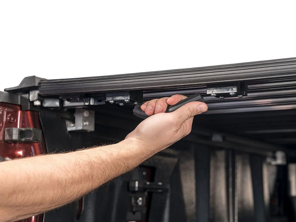 Gator by RealTruck Recoil Retractable Truck Bed Tonneau protector | G30373 | suitable with 2015 - 2020  F-150 5' 7" Bed (67.1")
